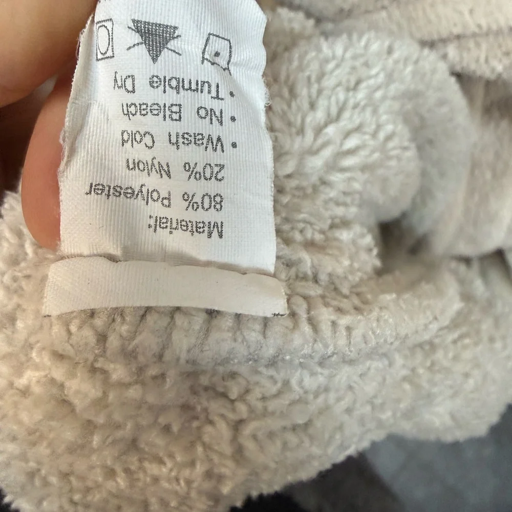 Brookstone Cream Robe - Picture 4 of 12